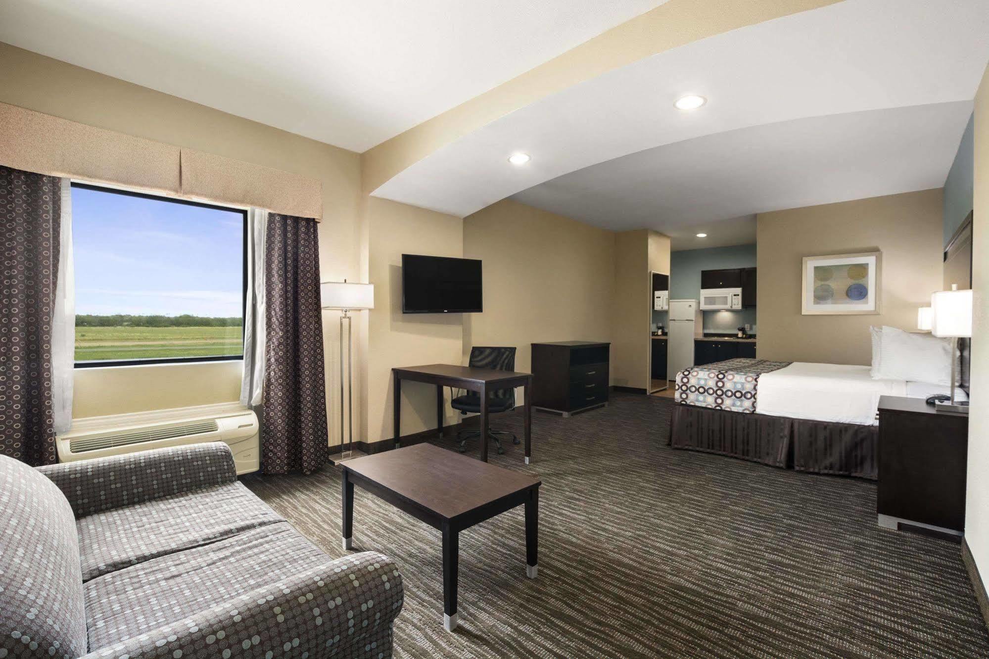Days Inn Pearsall Extérieur photo